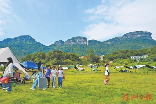 赴山野之约　享秋日闲趣